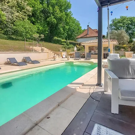 Avec Piscine